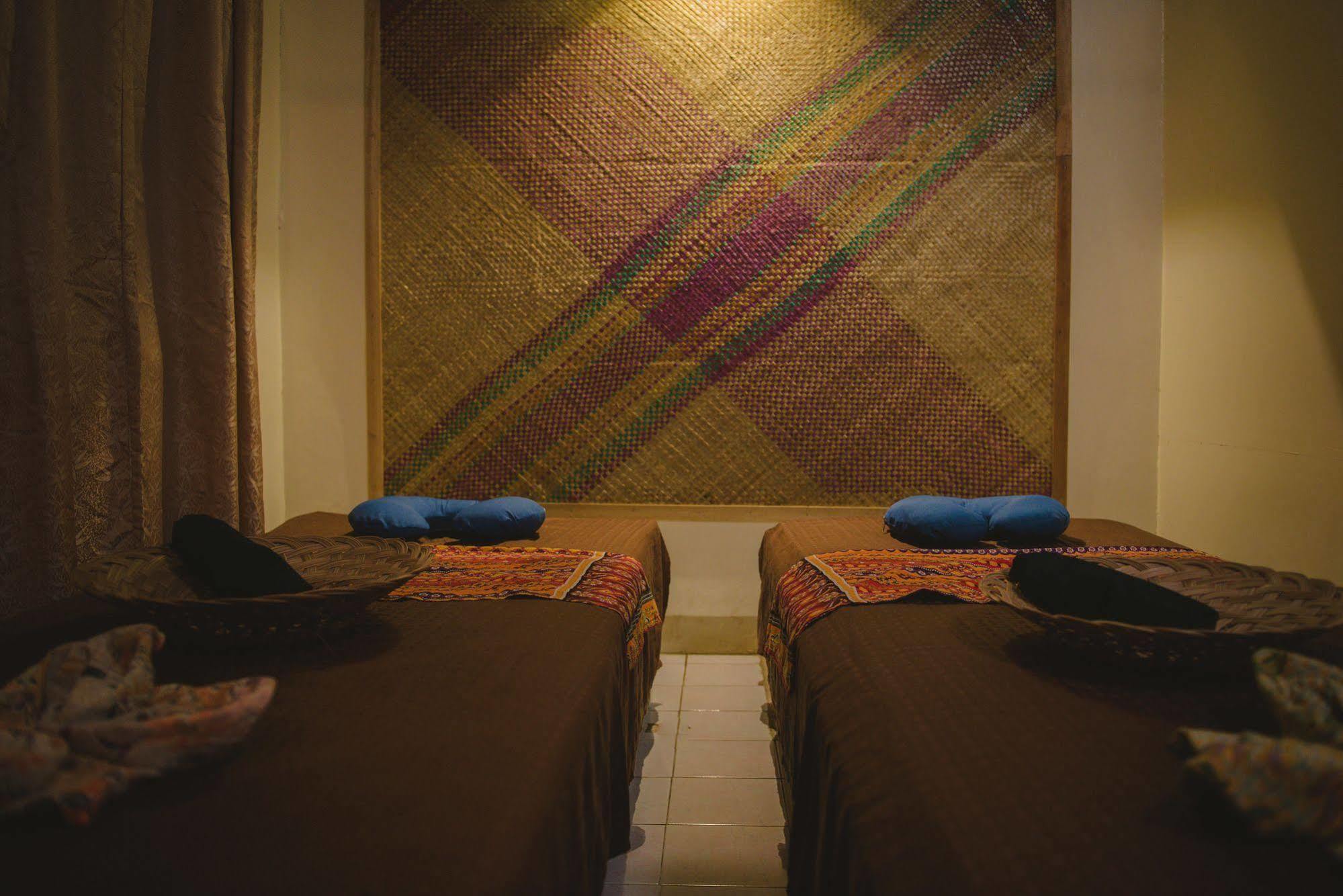 Maribago Seaview Pensione And Spa Lapu-Lapu City Exterior photo