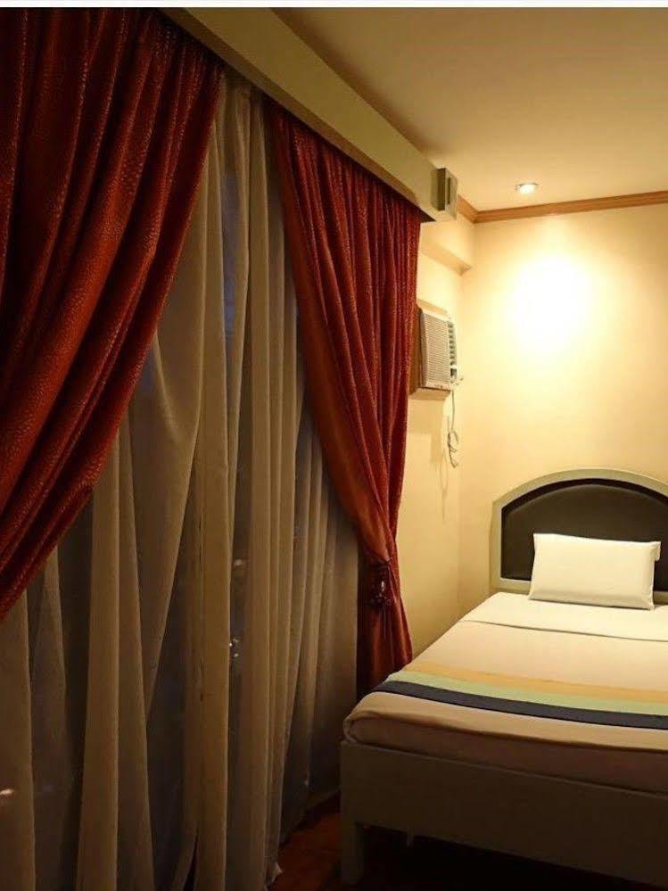 Maribago Seaview Pensione And Spa Lapu-Lapu City Exterior photo